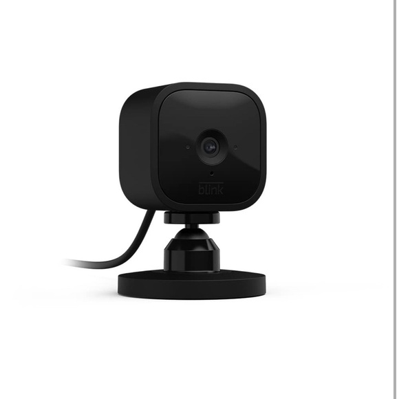 Blink Mini - Compact indoor plug-in smart security camera, 1080p HD video - Picture 2 of 5